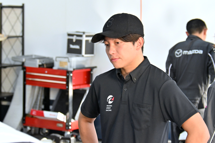 12号車 MAZDA SPIRIT RACING MAZDA3 Bio conceptの堤優威選手