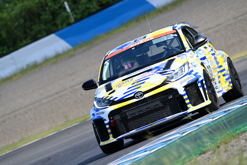 32号車 ORC ROOKIE GR Yaris DAT concept