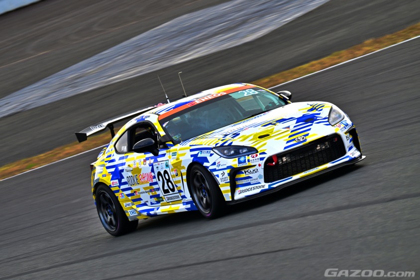 スーパー耐久　ST-Q 　28号車　ORC ROOKIE GR86 CNF concept