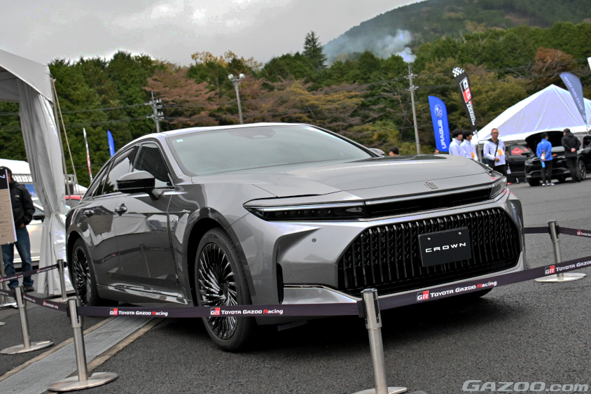 トヨタ・クラウンセダンFCEV