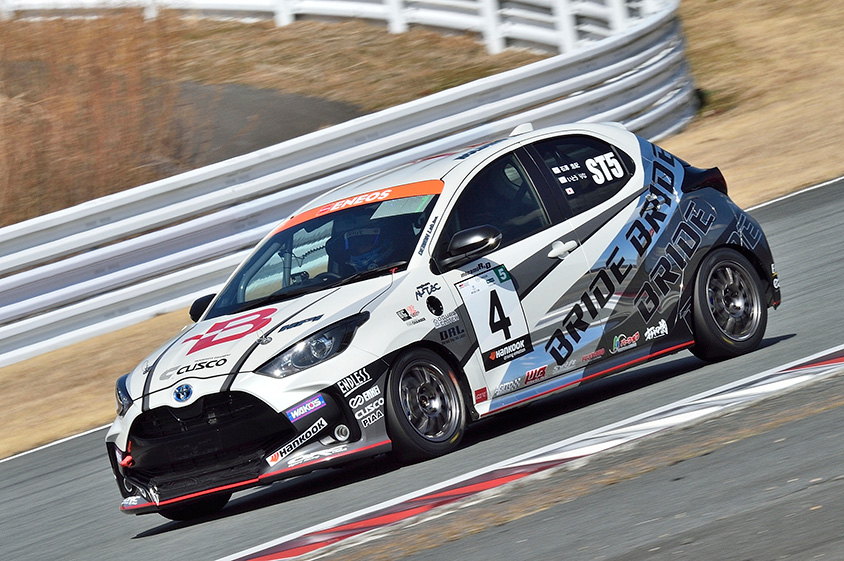 ST-5_NO.4_THE BRIDE FIT THE BRIDE YARIS