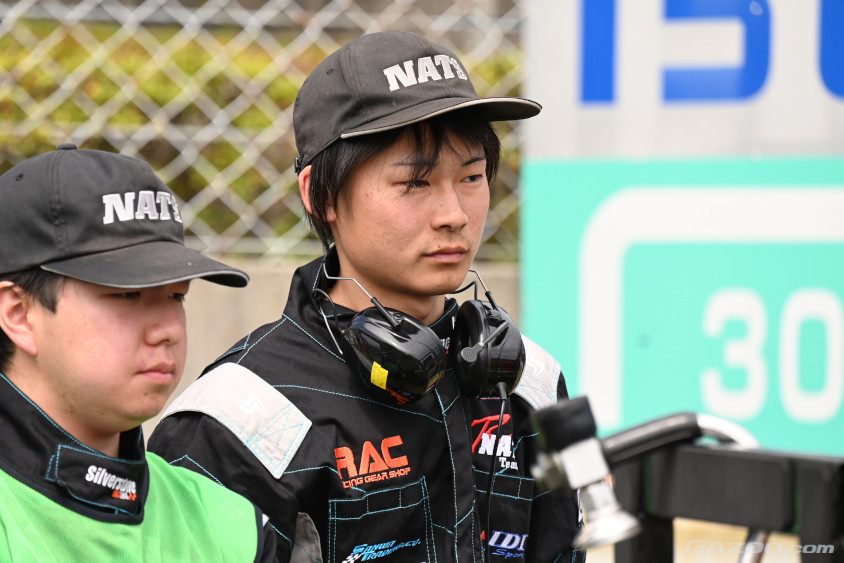 モータースポーツ科3年生のリーダー小林諒亮班長