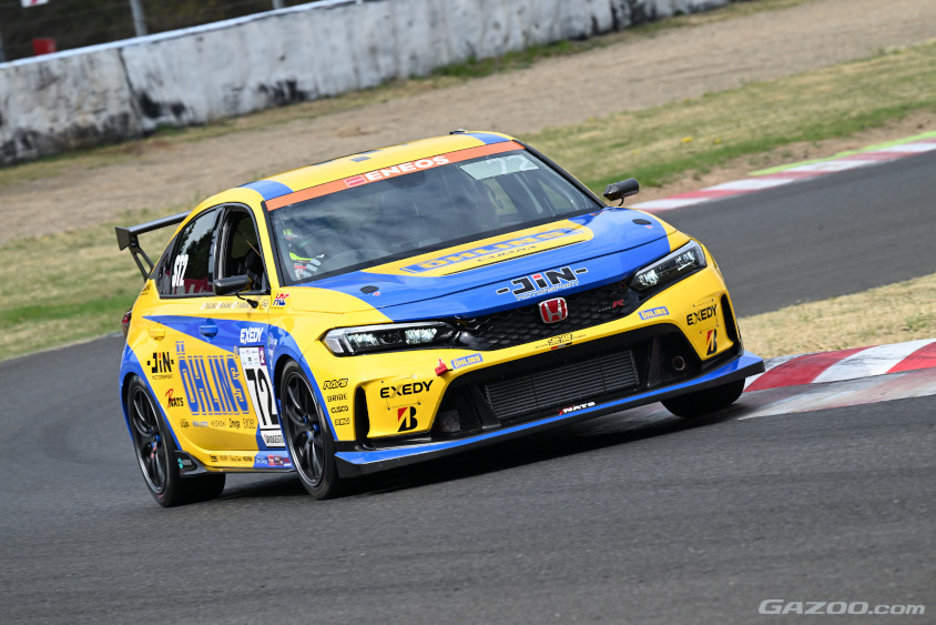 #72 日本自動車大学校　OHLINS CIVIC NATS