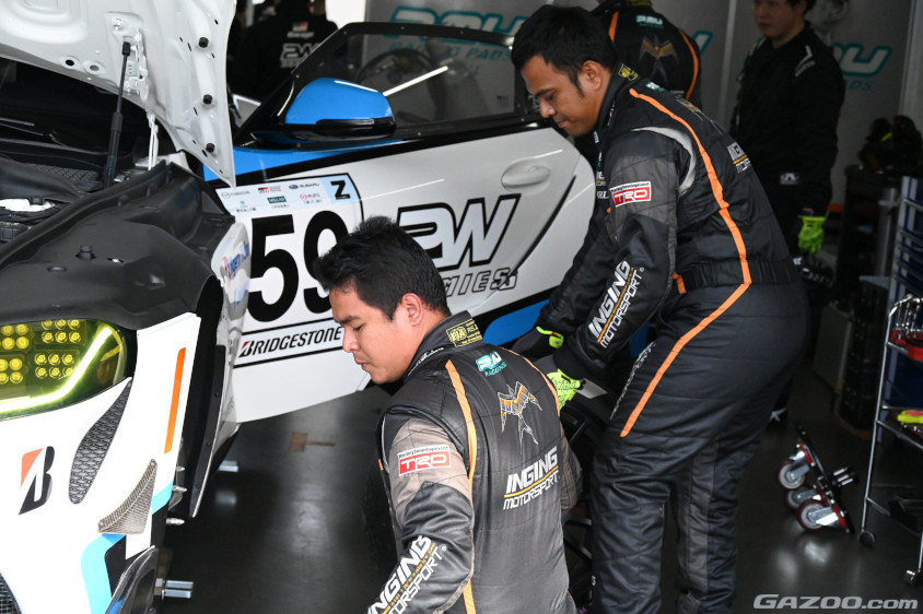 2W Zoomies x GR Garage 山口・周南のタイからの研修メカニック