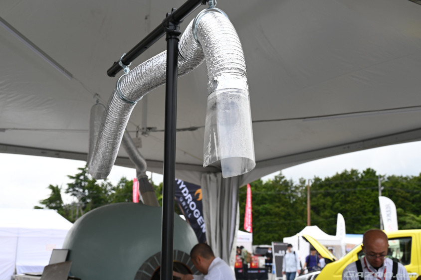 このホースからは水蒸気が出てくるのみで二酸化炭素が出ない