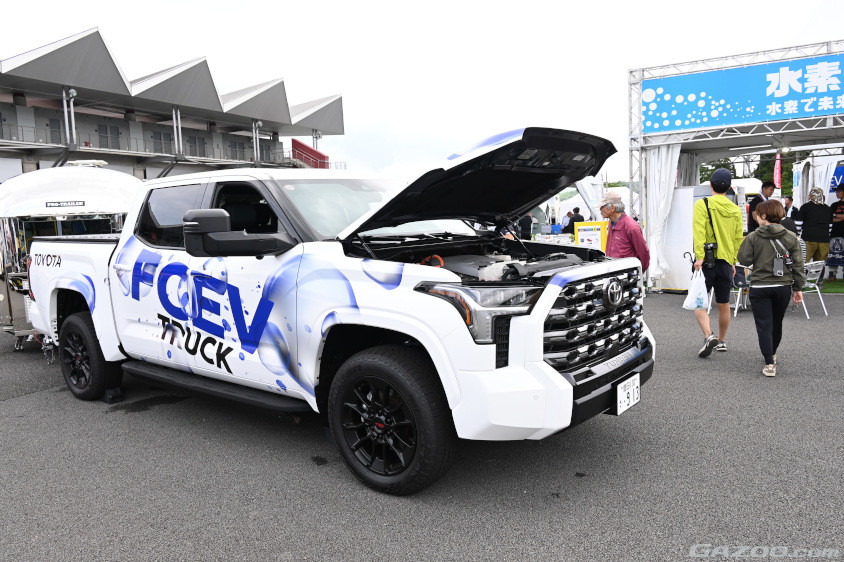 FCEVに改良されたピックアップトラックのタンドラ