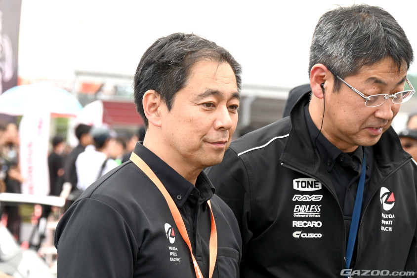 120号車 MAZDA SPIRIT RACINGの桧井保孝監督