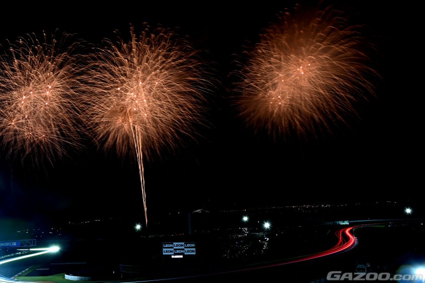 富士24時間耐久 20時15分から開始される名物となった花火