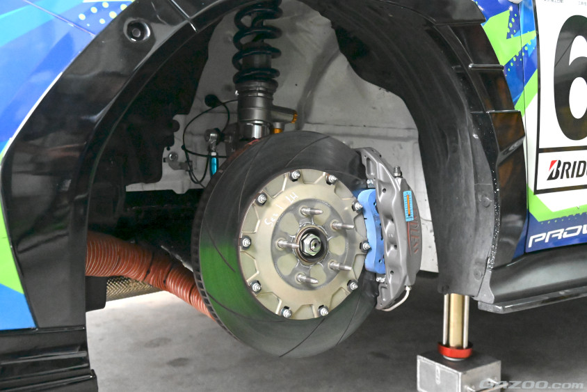 SUBARU HighPerformanceX Future Conceptのブレーキ