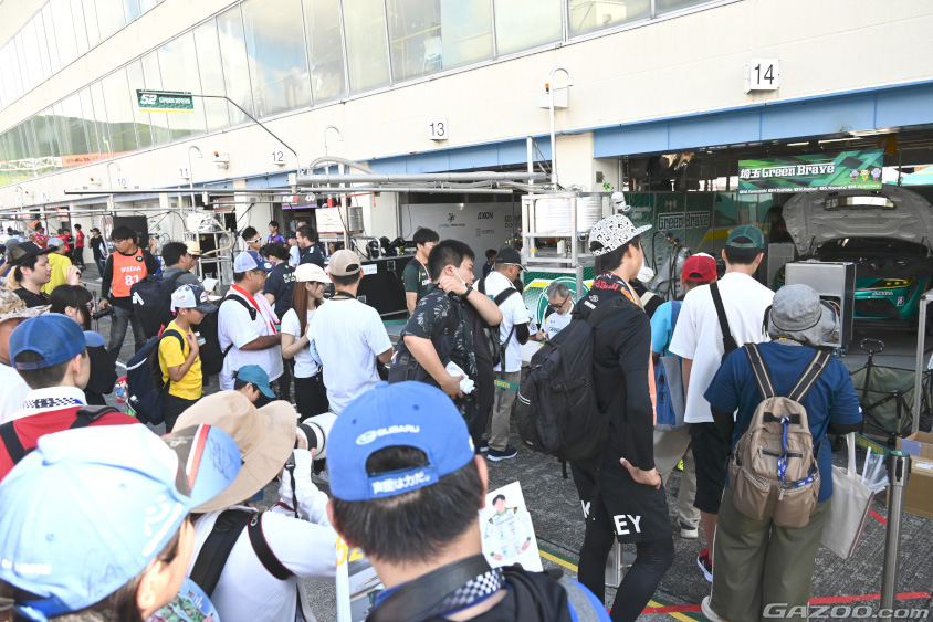 埼玉Green Braveのピットウォークの様子