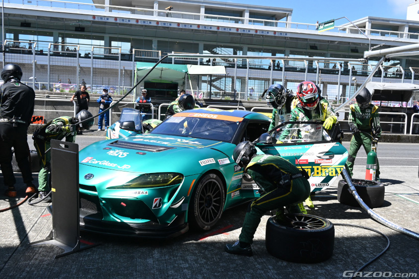 埼玉Green Braveのピット作業の様子