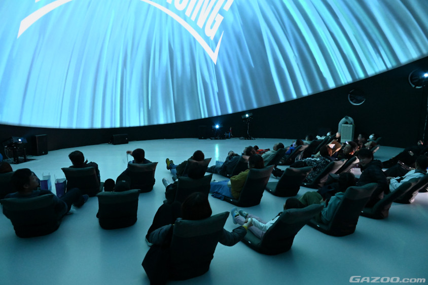 イマーシブドームテントの映像