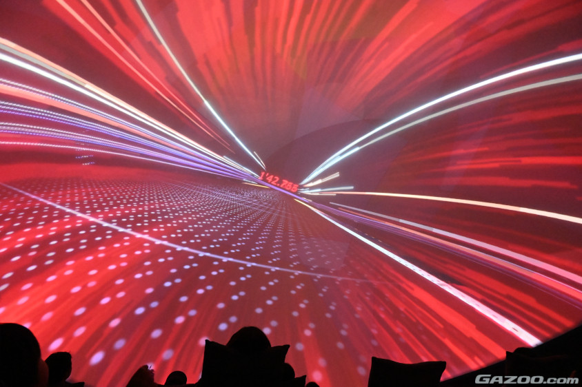 イマーシブドームテントの映像