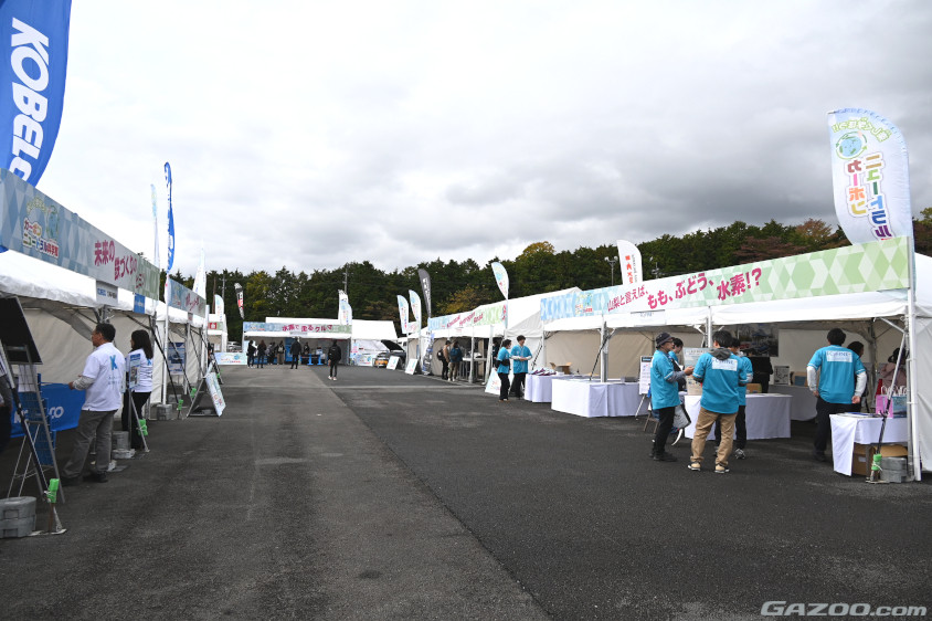 カーボンニュートラルの技術や取り組みをPRするブース