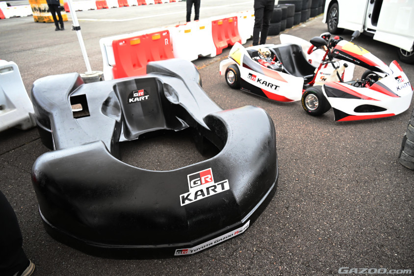GR KARTは走行中の接触対策に専用のカバーも用意されている