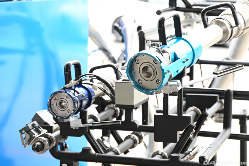 液体水素を充填するホース