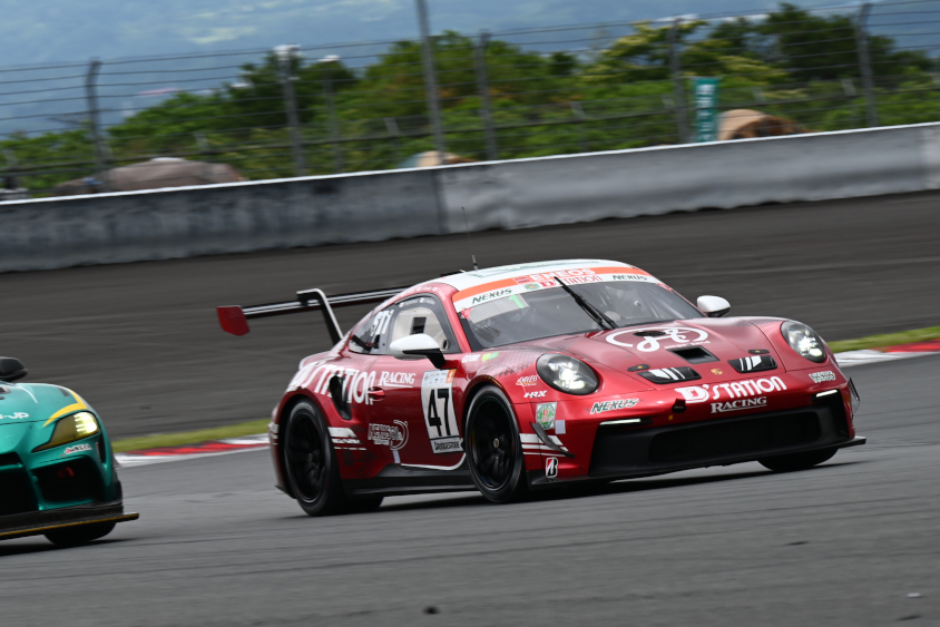 ST-1 47号車 D'station Porsche 992