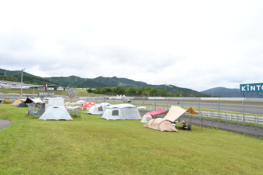 金曜日の300Rコーナーの出口付近