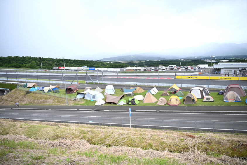 ①ストレートの左側