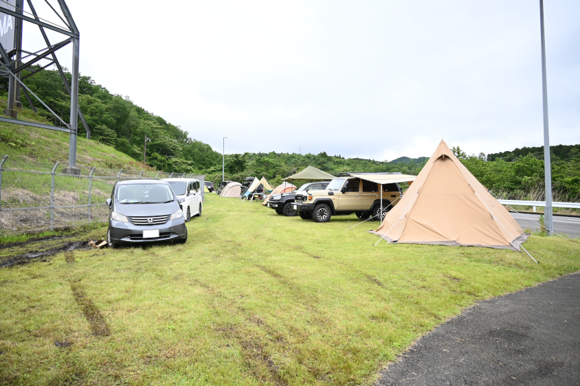 ⑥TGRコーナーの外側