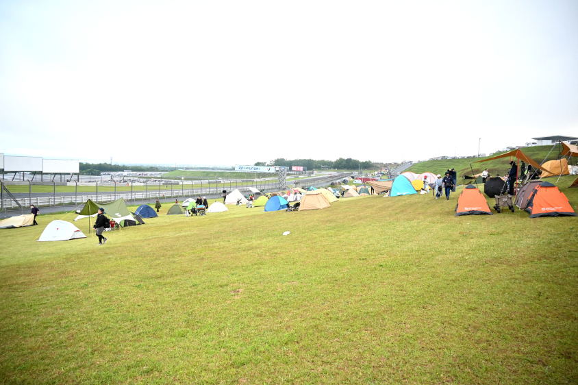 ⑧TGRコーナー内側