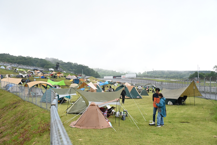 ⑨TGRコーナー内側