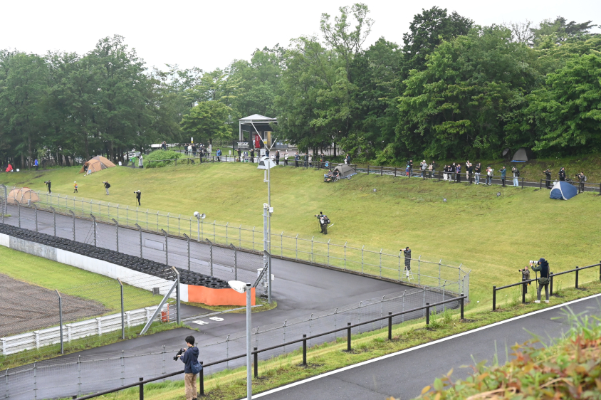 ⑭キャンプ施設「RECAMP 富士スピードウェイ」の付近