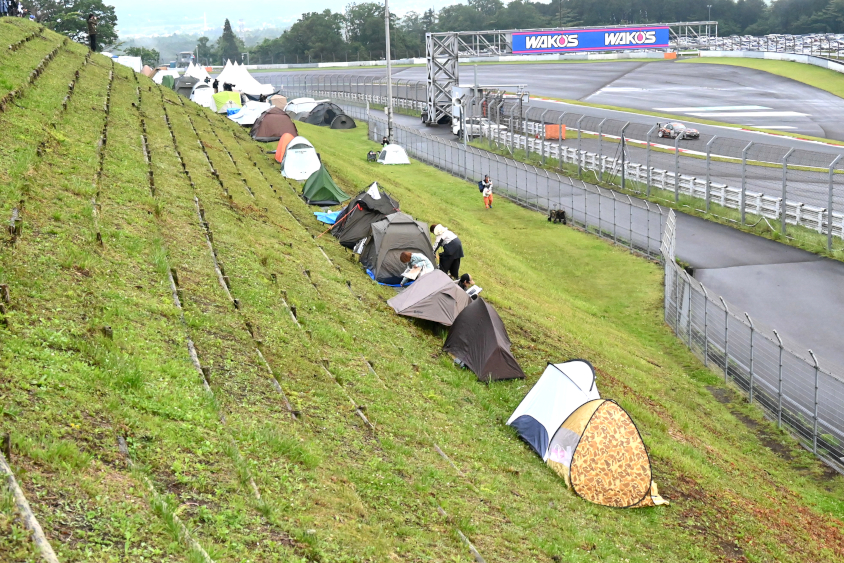 ⑯100Rの立ち上がりからアドバンコーナーの入り口付近