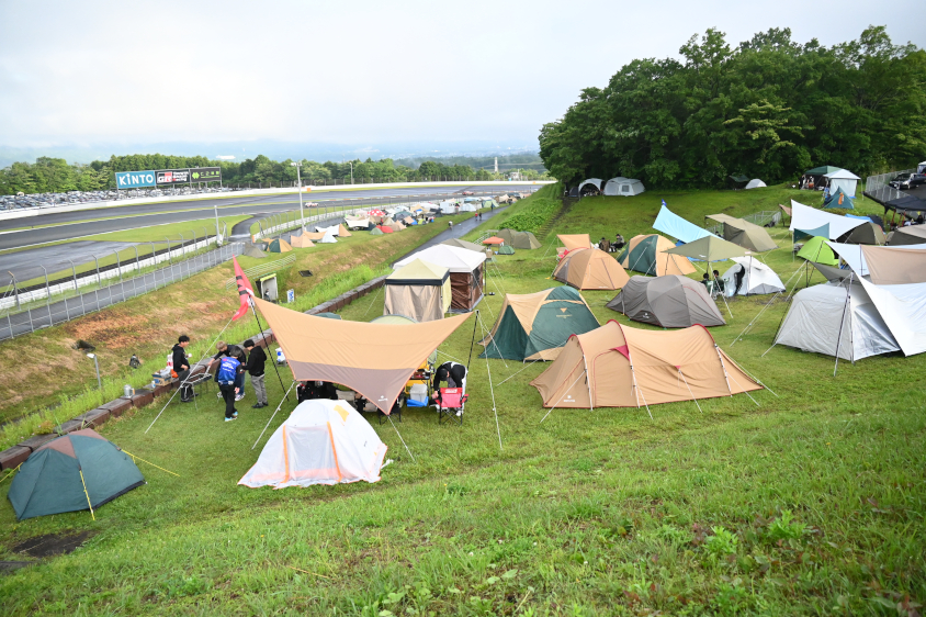 ㉑アドバンコーナー出口から300Rに向かう付近の小高いエリア