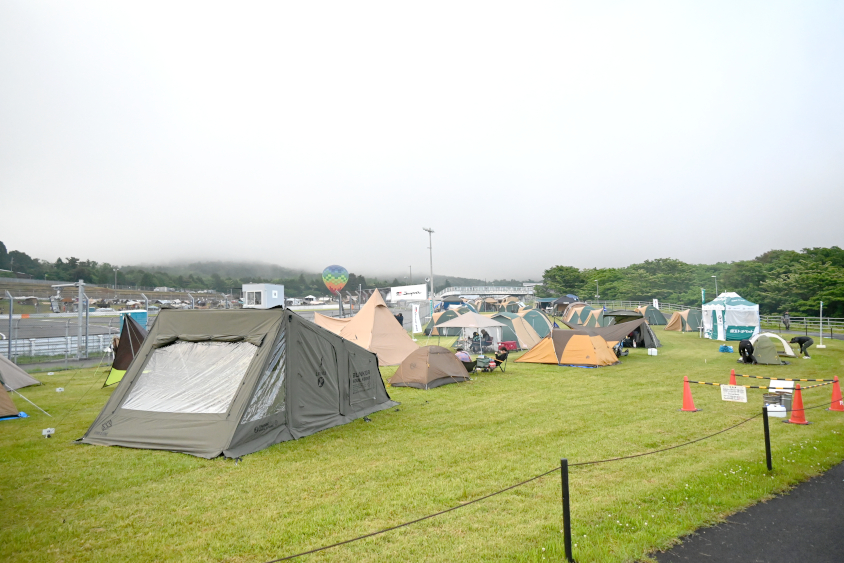 ㉝GRスープラコーナー外側の有料エリア