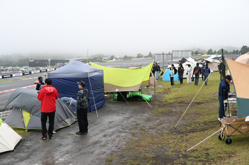 ㊱GRスープラコーナーの出口からパナソニックオートモーティブコーナー（最終コーナー）の内側のエリア