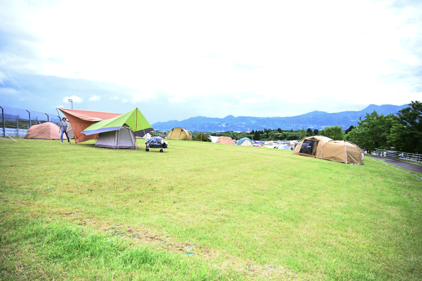 ㊲パナソニックオートモーティブコーナー（最終コーナー）の外側のエリア