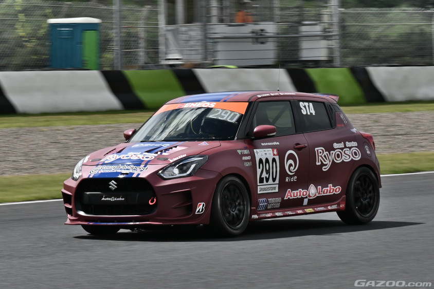 AutoLabo Racingのスイフトスポーツ