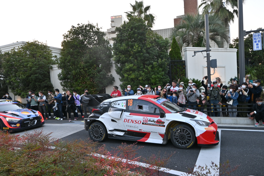 18号車 TOYOTA GAZOO Racingワールドラリーチーム・ネクストジェネレーション 勝田貴元/アーロン・ジョンストン（岡崎SS）