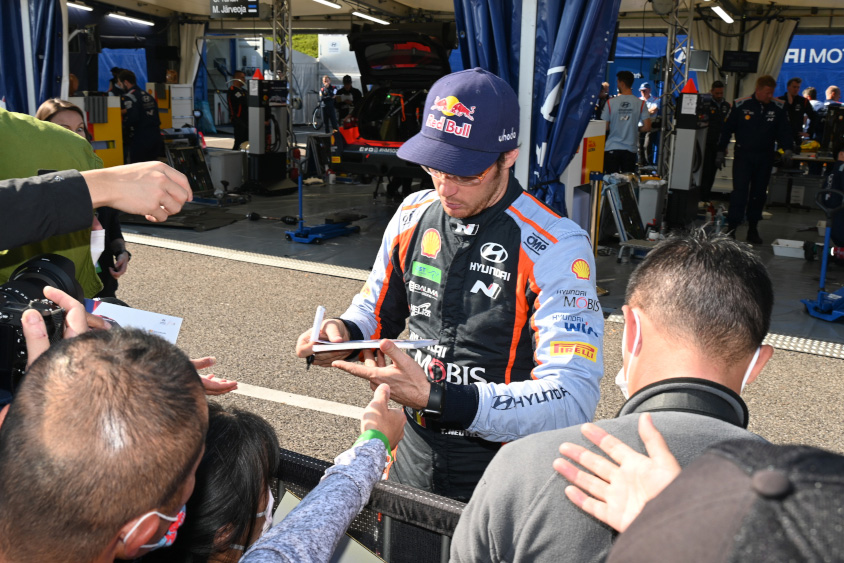 ティエリー・ヌービル選手