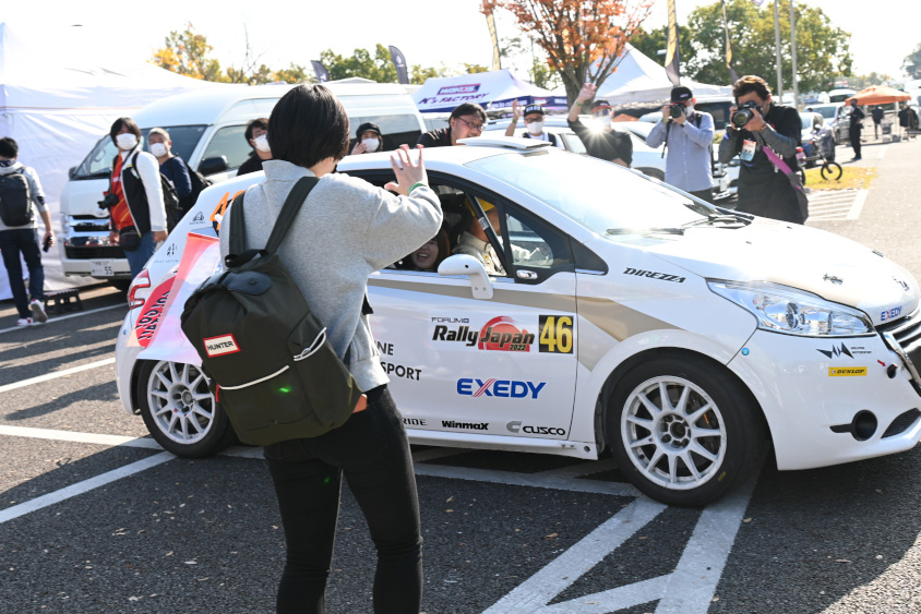 46号車ウェルパインモータースポーツのプジョー・208