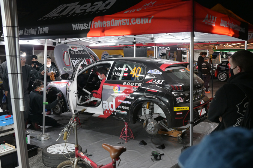 新井大輝選手のサービス