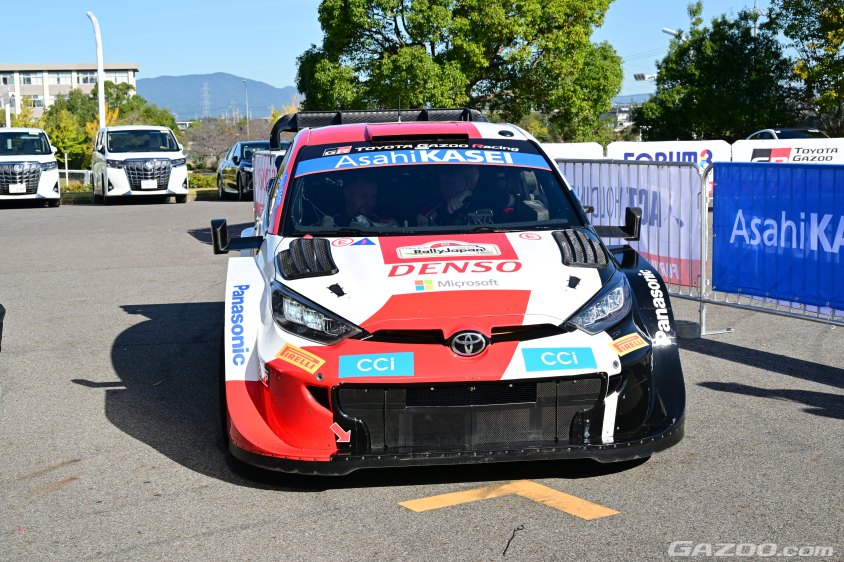 ラリージャパン　69号車ロパンペラ選手がシェイクダウンがシェイクダウンに向かう