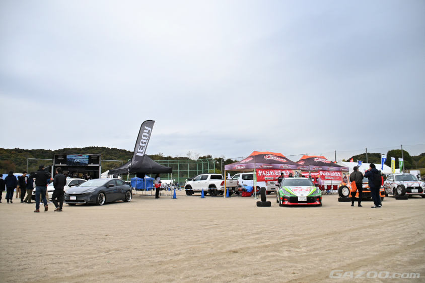 地元のチューニングショップや自動車関係の出展もたくさんありました（ラリージャパン2023）