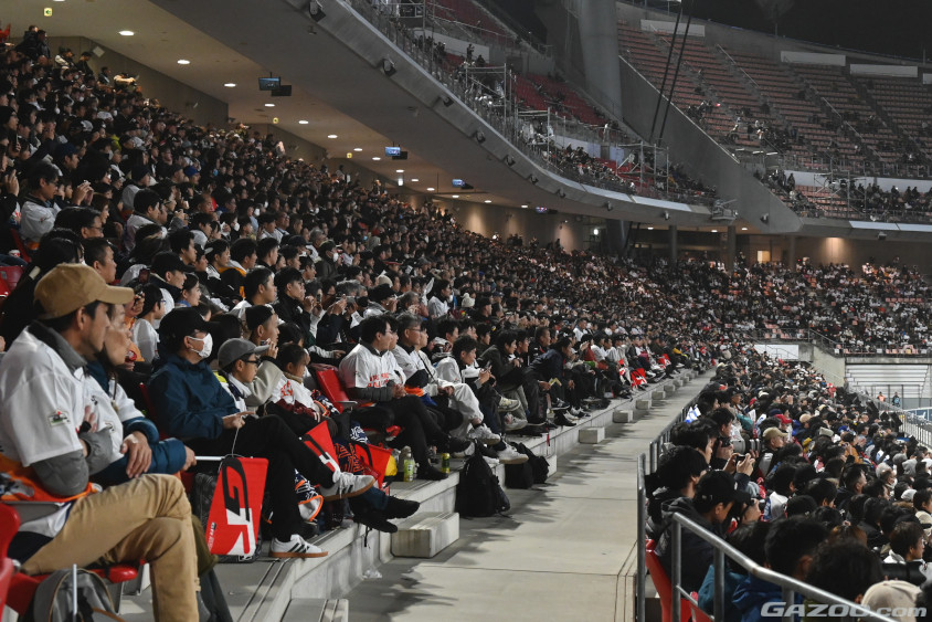 ラリージャパン2024の豊田スタジアムの観客席