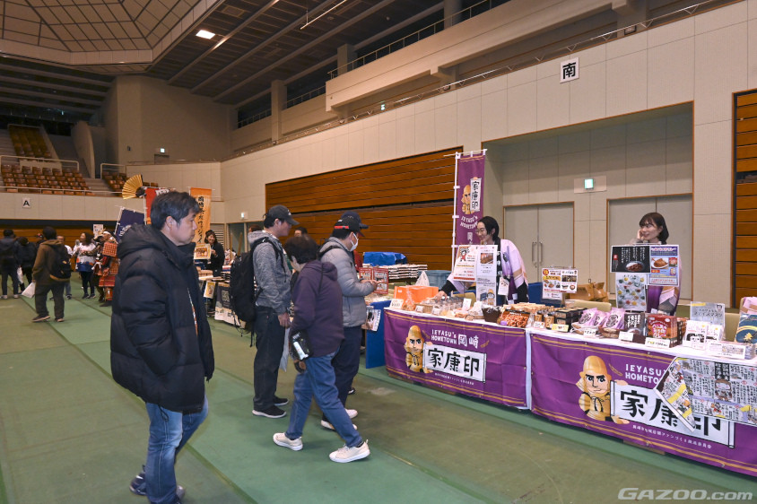 地元のPRブースも並びます