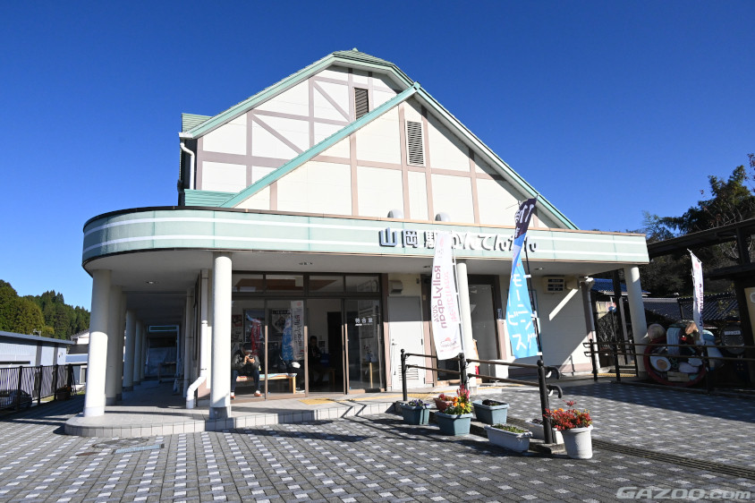 明智鉄道の山岡駅。ここから恵那SSの山岡駅観戦エリアは徒歩2分ほど
