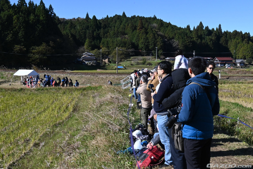 恵那SSのスタート地点からストレートを後ろから見られる観戦エリア