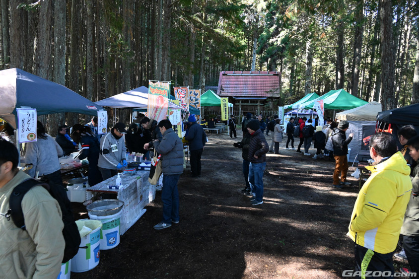 恵那SSの田沢観戦エリアの入り口にある五社神社