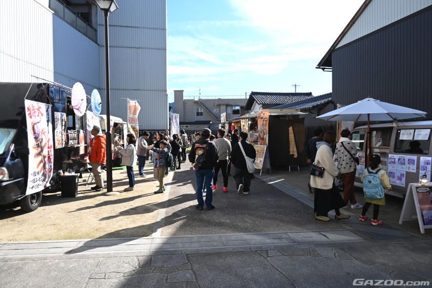 恵那駅前のパブリックビューイング会場の飲食ブース