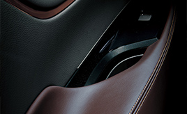 インテリア加飾 ： カッパー／ステッチ色 ： ベージュ