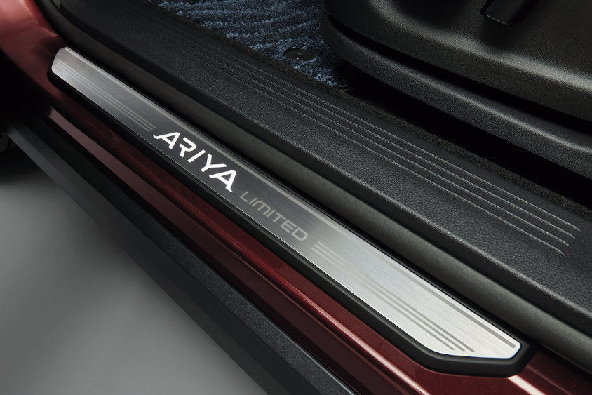 日産アリアlimited 特別装備 limited専用キッキングプレート (フロントドア、リヤドア)