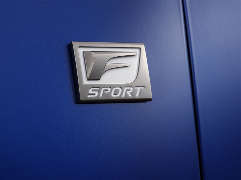 “F SPORT”バッチ（プロトタイプ）