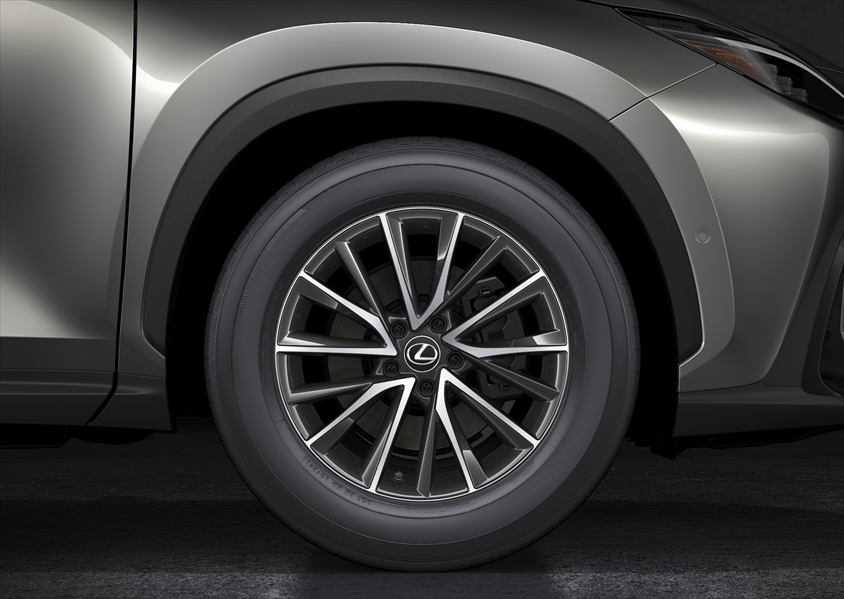 LEXUS NX 18インチアルミホイール（プロトタイプ）