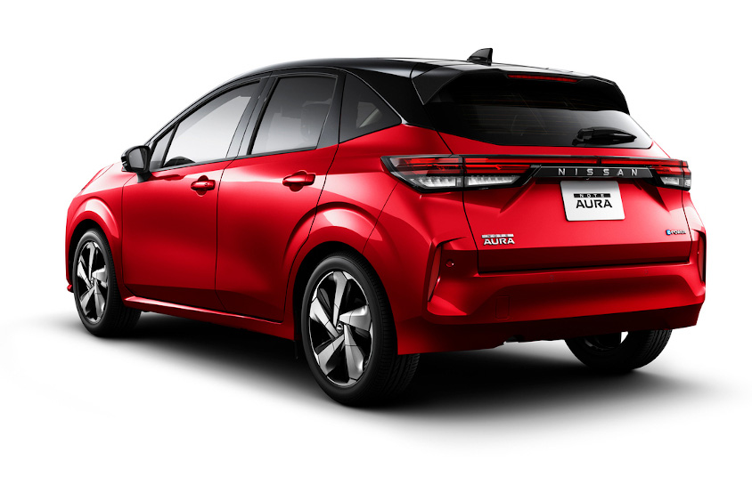 日産 ノート 赤 25年最新！日産ノートの人気色・カラーをランキング形式で発表